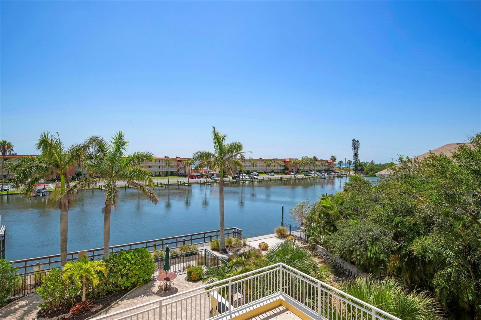 SOMERSET CAY - Residential Lease