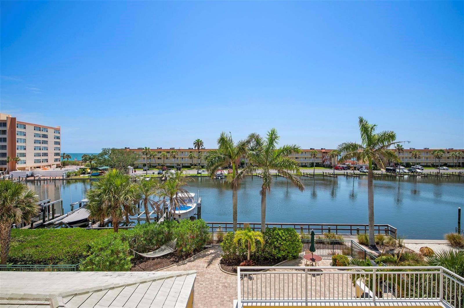 SOMERSET CAY - Residential Lease
