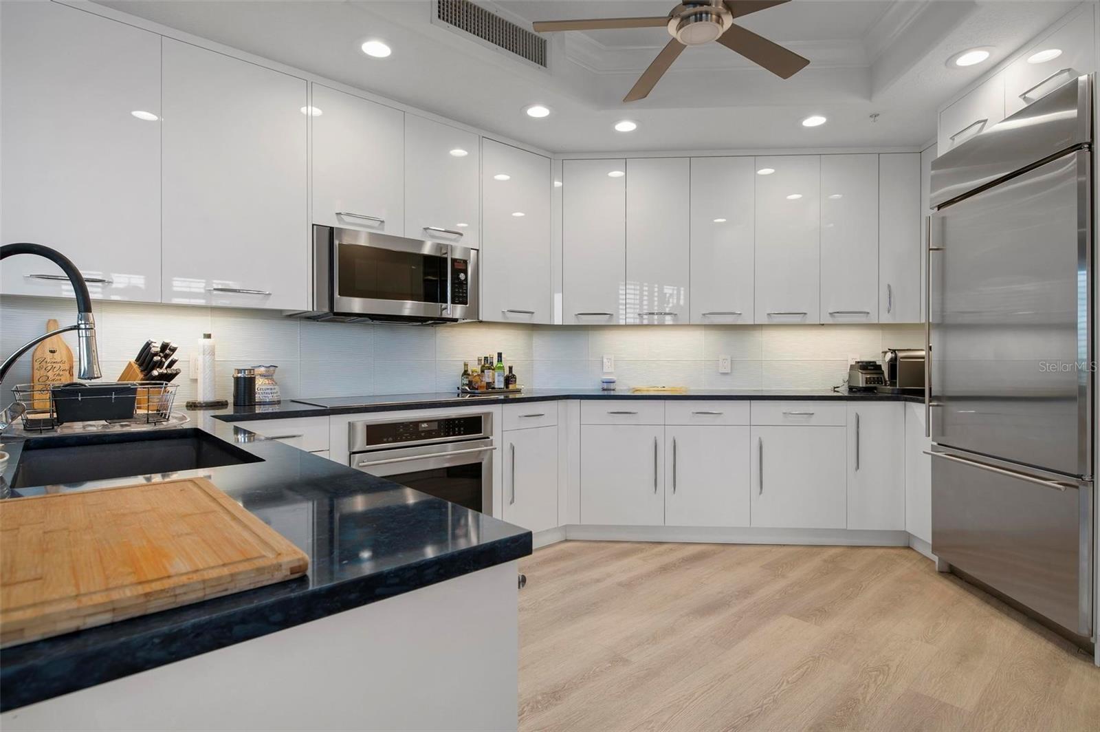 SOMERSET CAY - Residential Lease