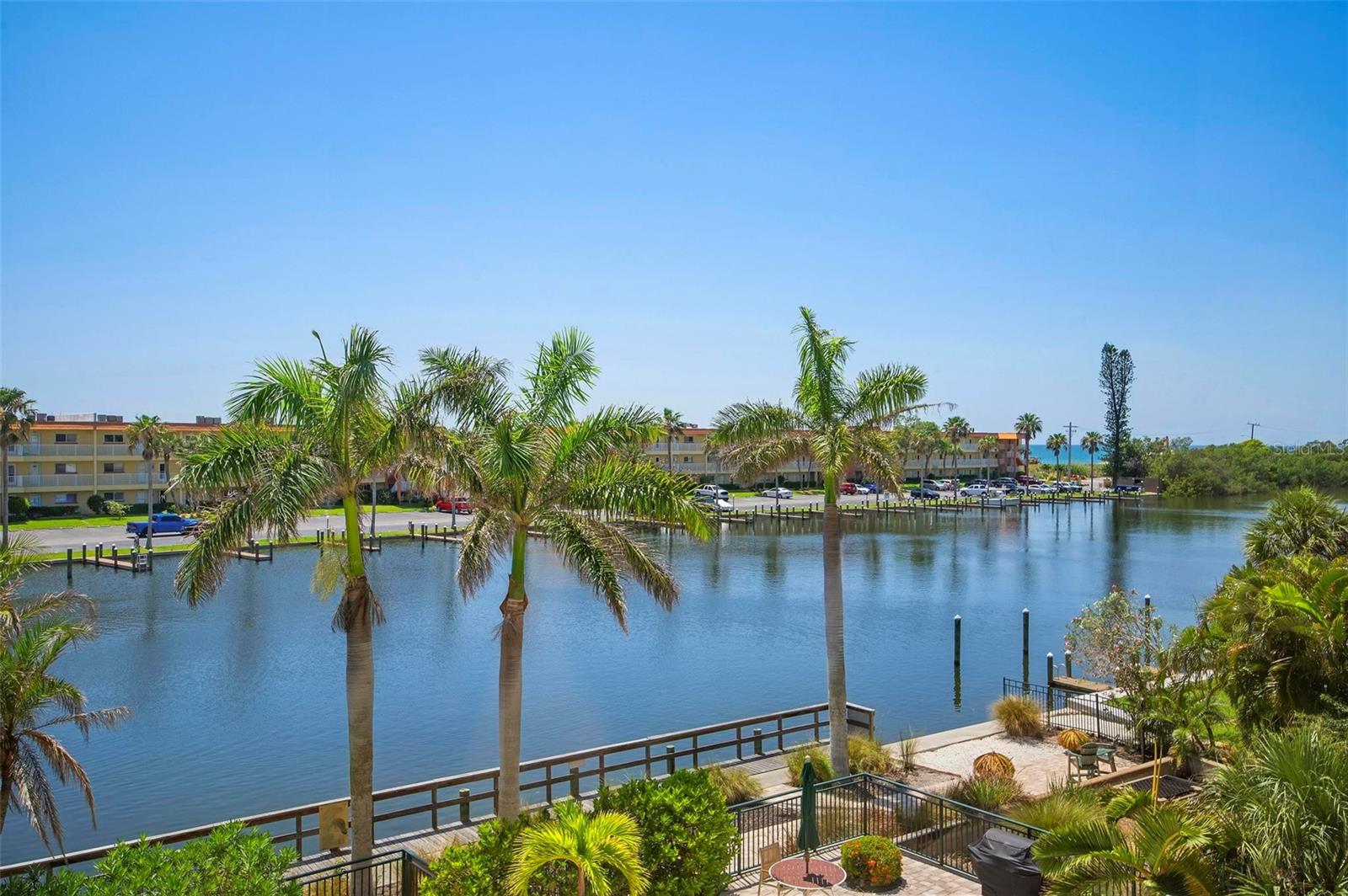 SOMERSET CAY - Residential Lease
