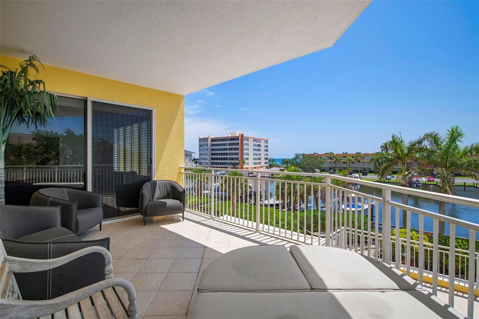 SOMERSET CAY - Residential Lease