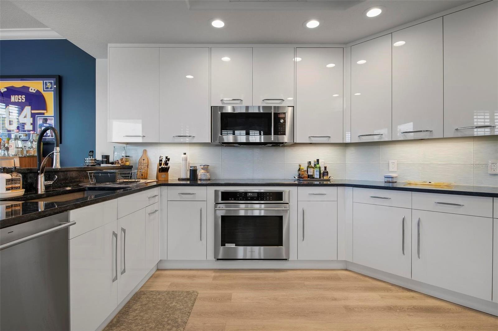 SOMERSET CAY - Residential Lease