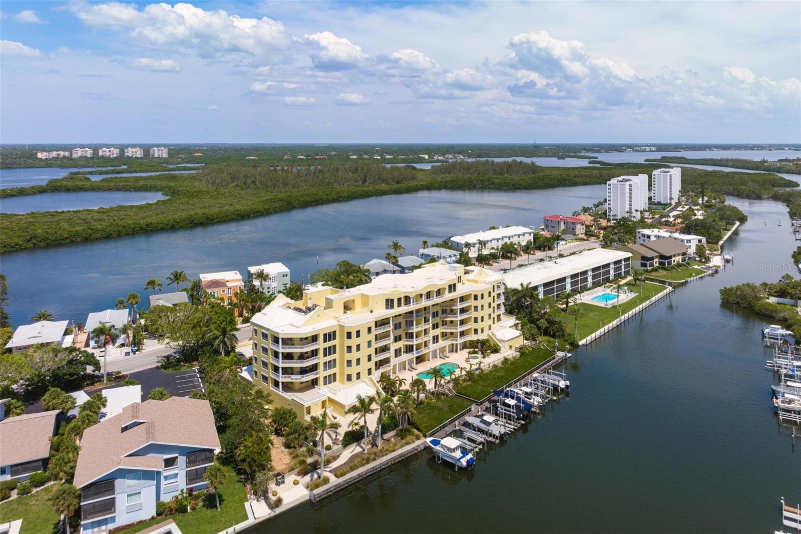 SOMERSET CAY - Residential Lease