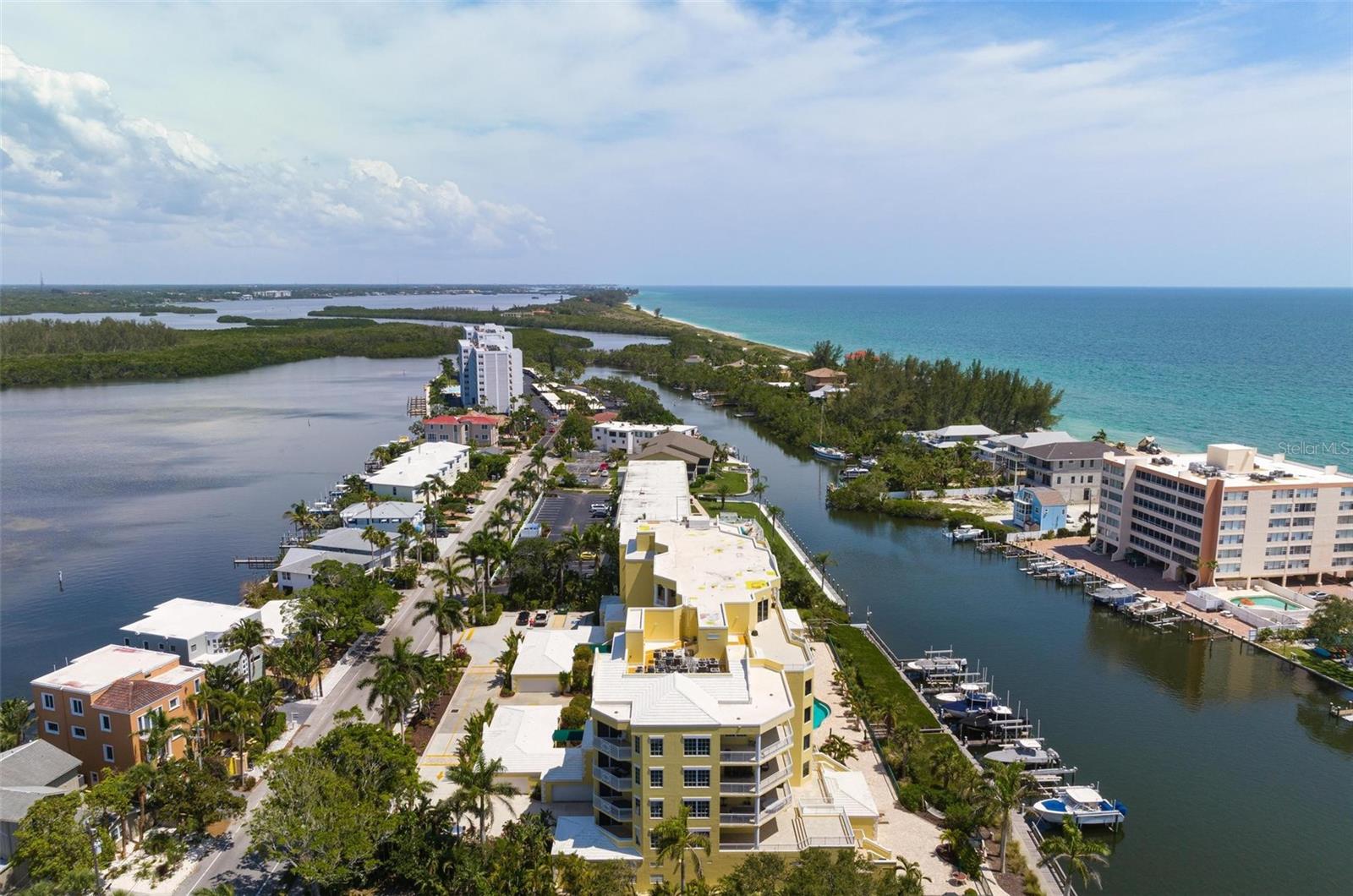 SOMERSET CAY - Residential Lease