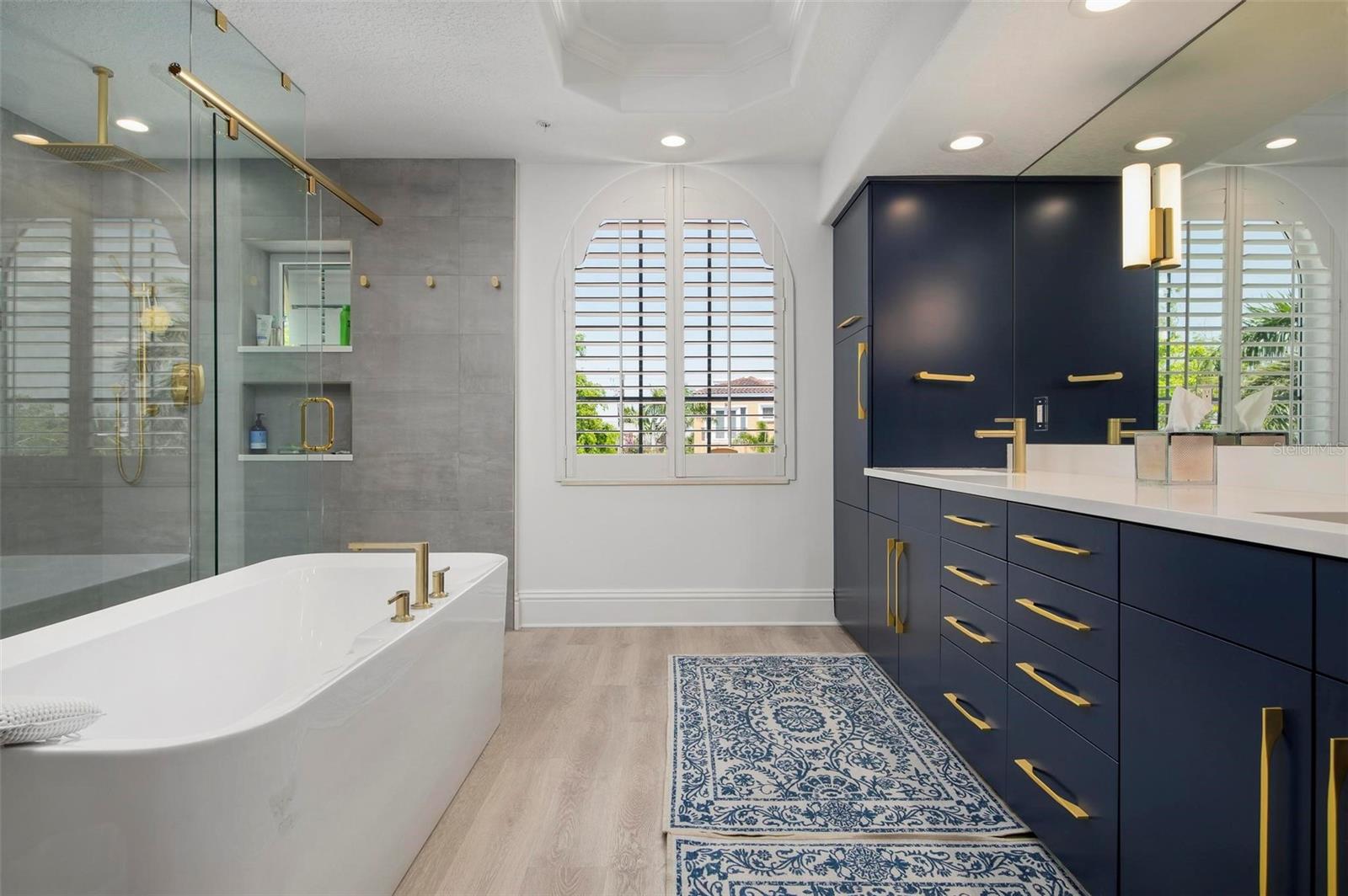 SOMERSET CAY - Residential Lease