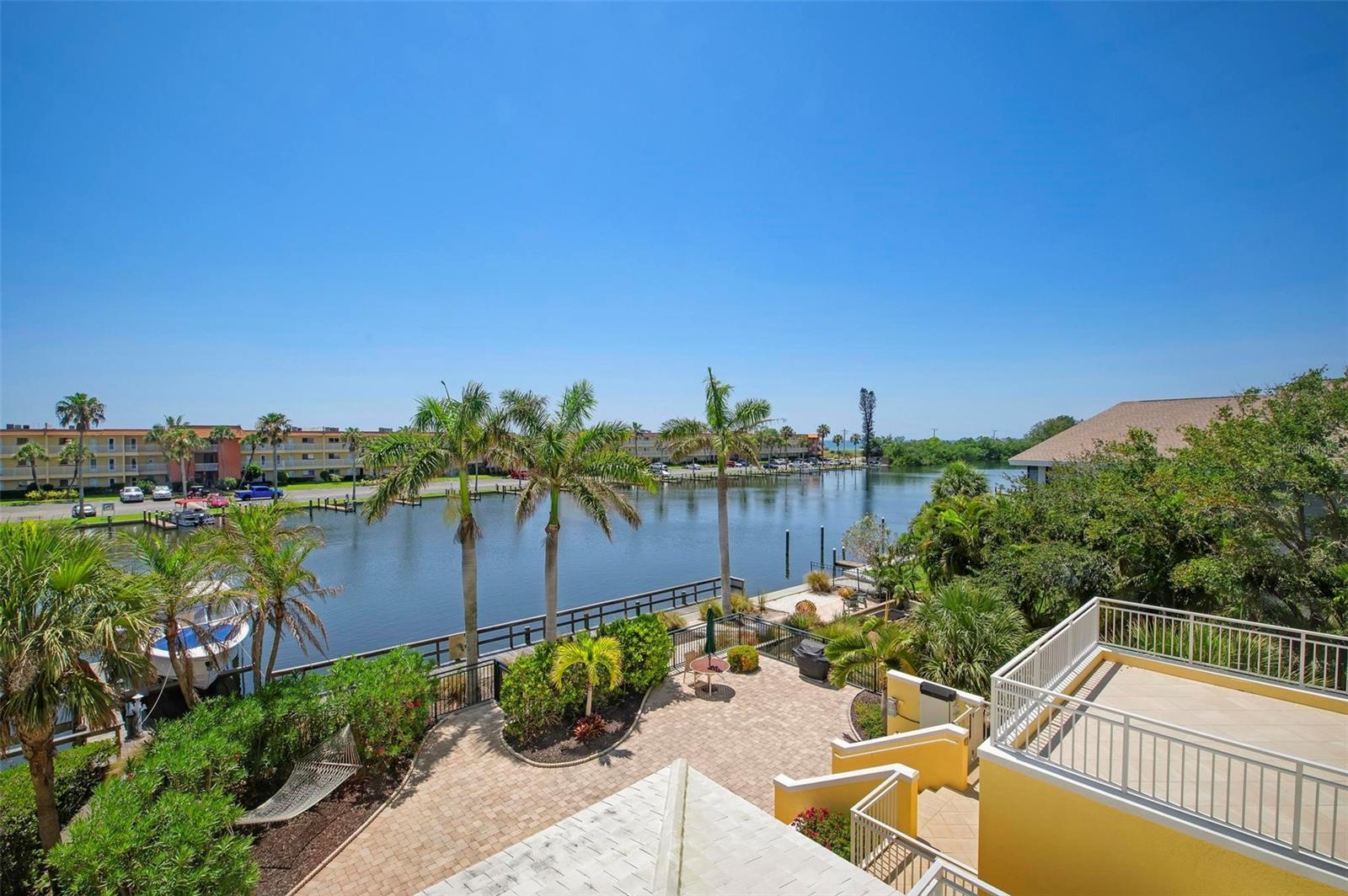 SOMERSET CAY - Residential Lease