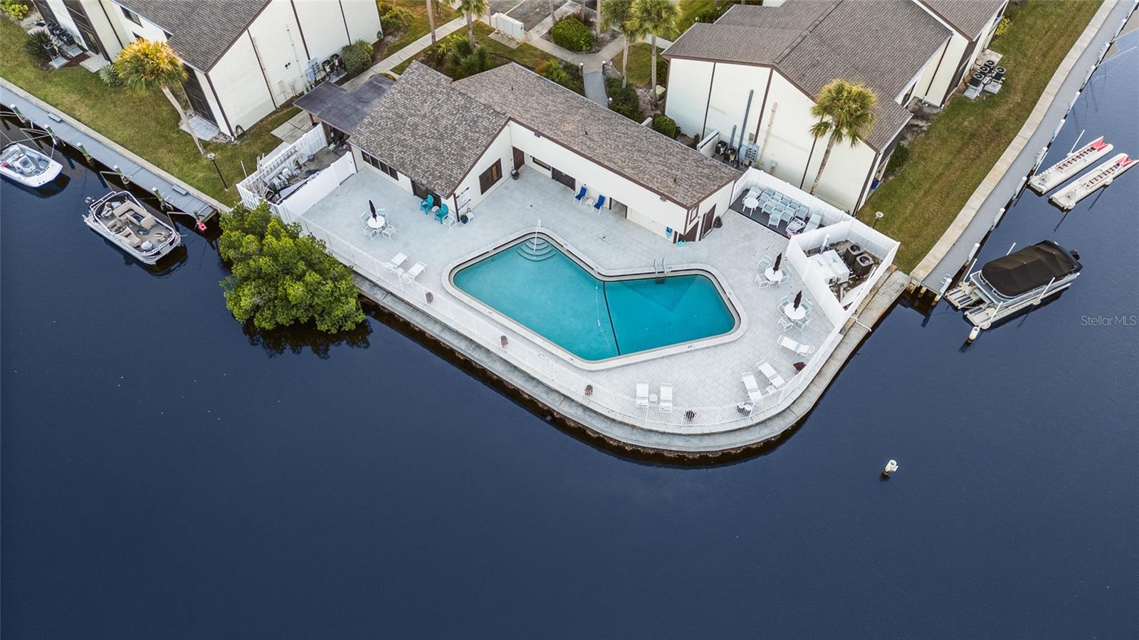 MOORINGS THE CONDO - Residential