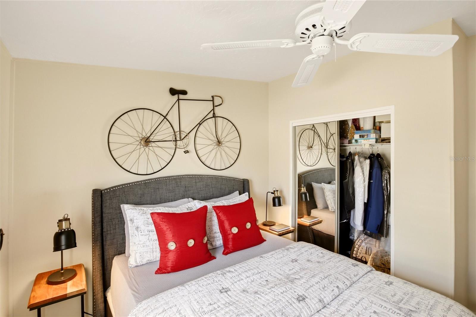 BUTTONWOOD VILLAGE - Residential