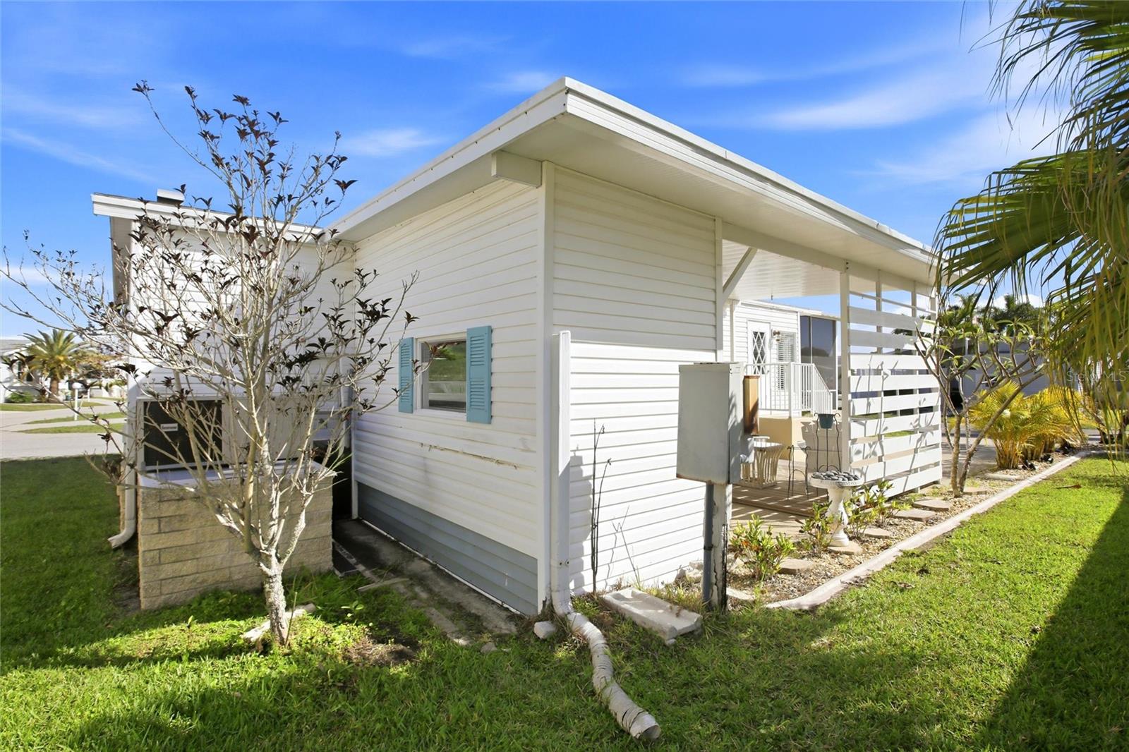 BUTTONWOOD VILLAGE - Residential