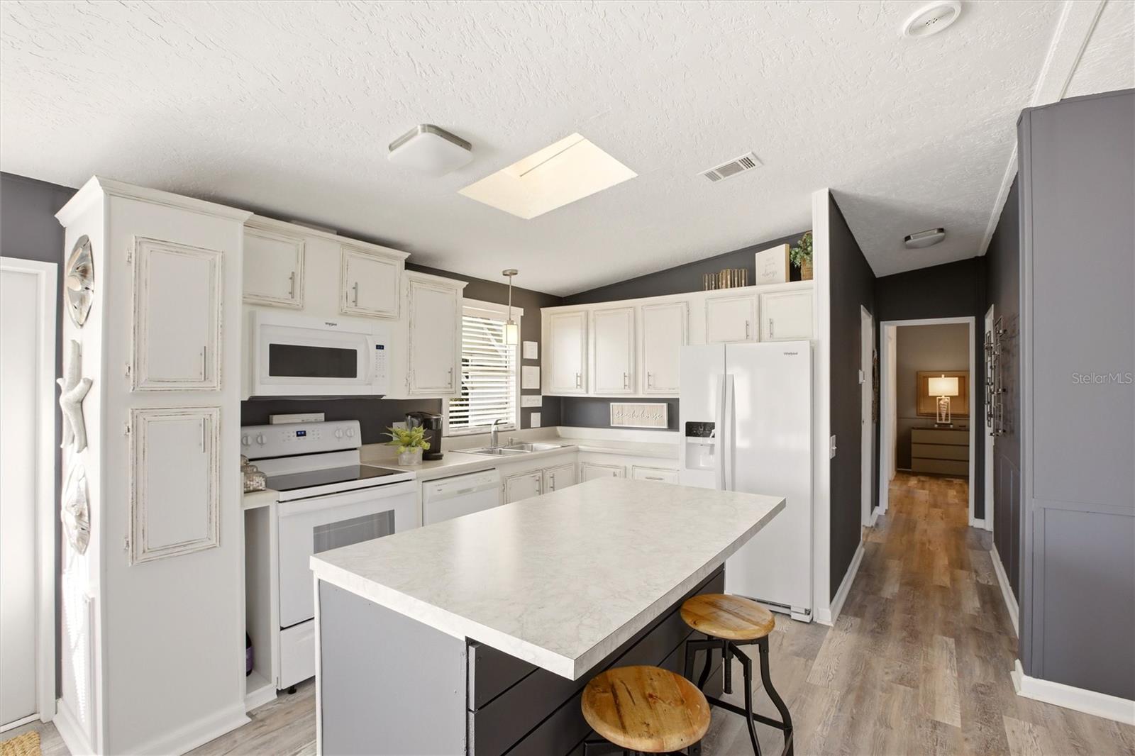 BUTTONWOOD VILLAGE - Residential