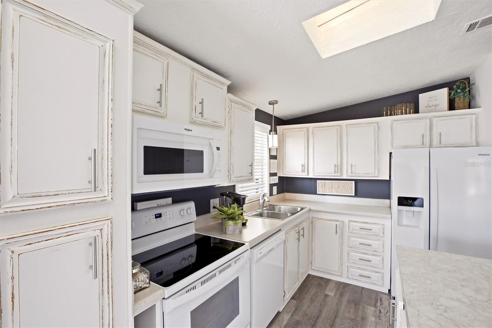 BUTTONWOOD VILLAGE - Residential