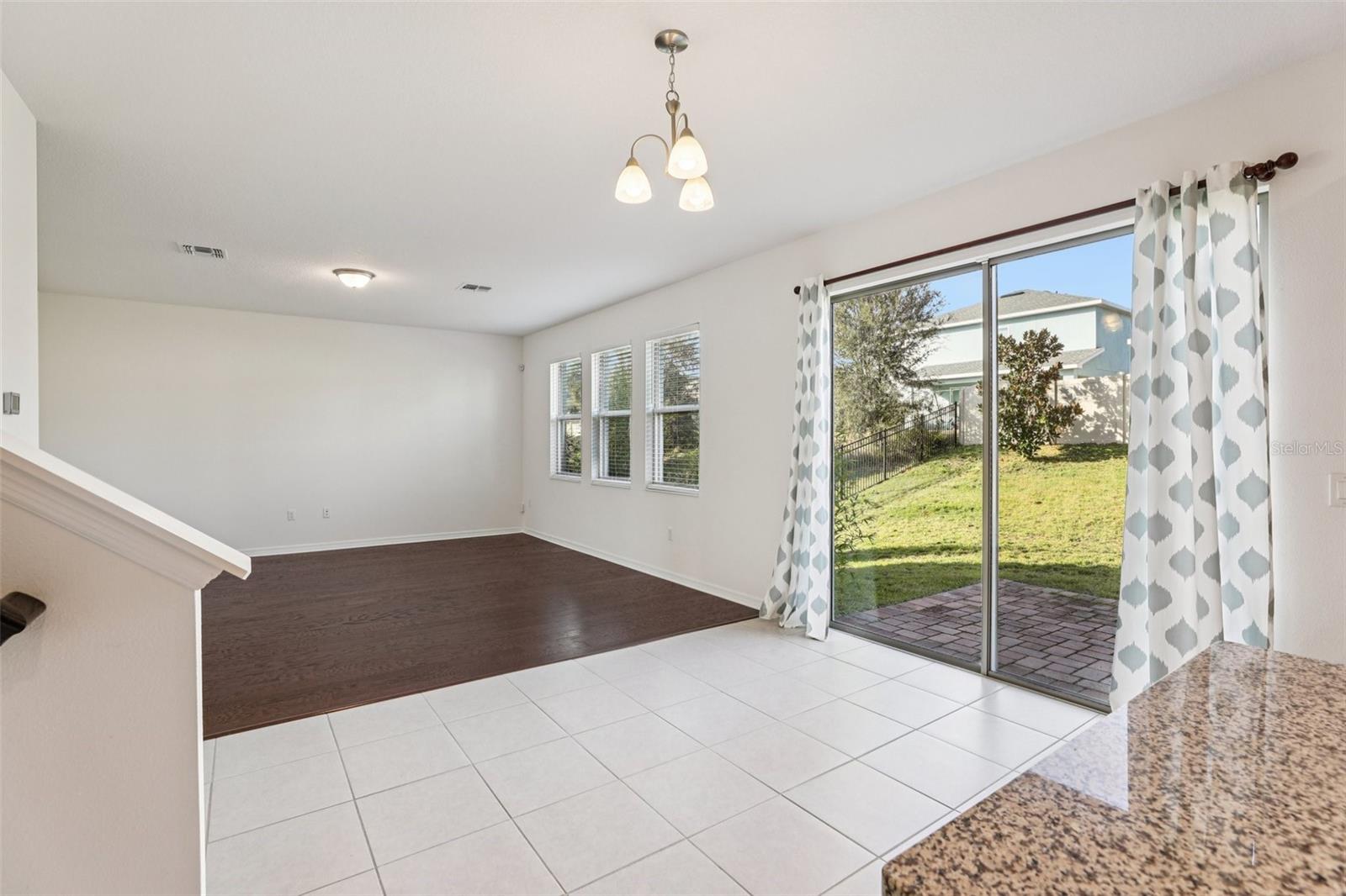 JOHNS LAKE LNDG - Residential