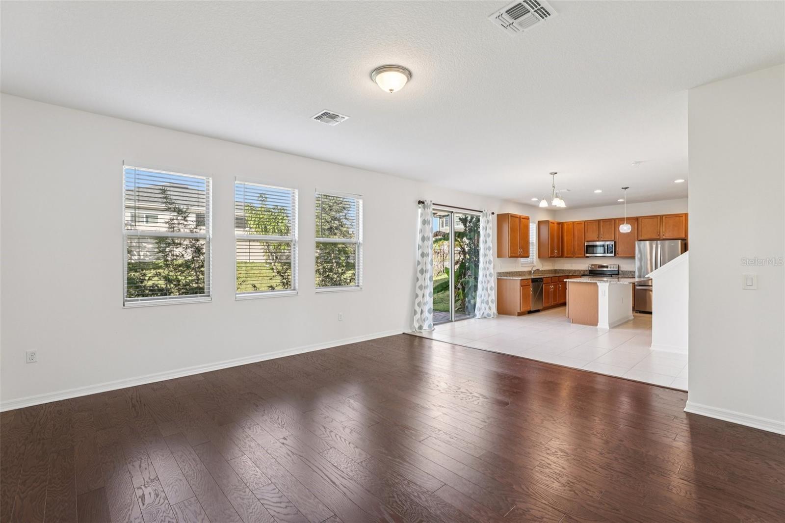 JOHNS LAKE LNDG - Residential