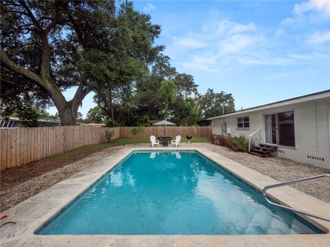 A home in LAKELAND