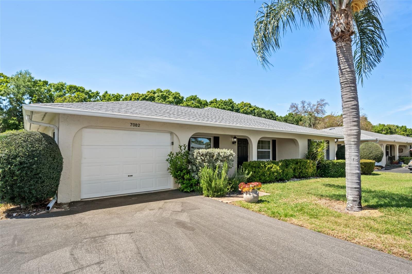 7082 W COUNTRY CLUB DRIVE N 7082