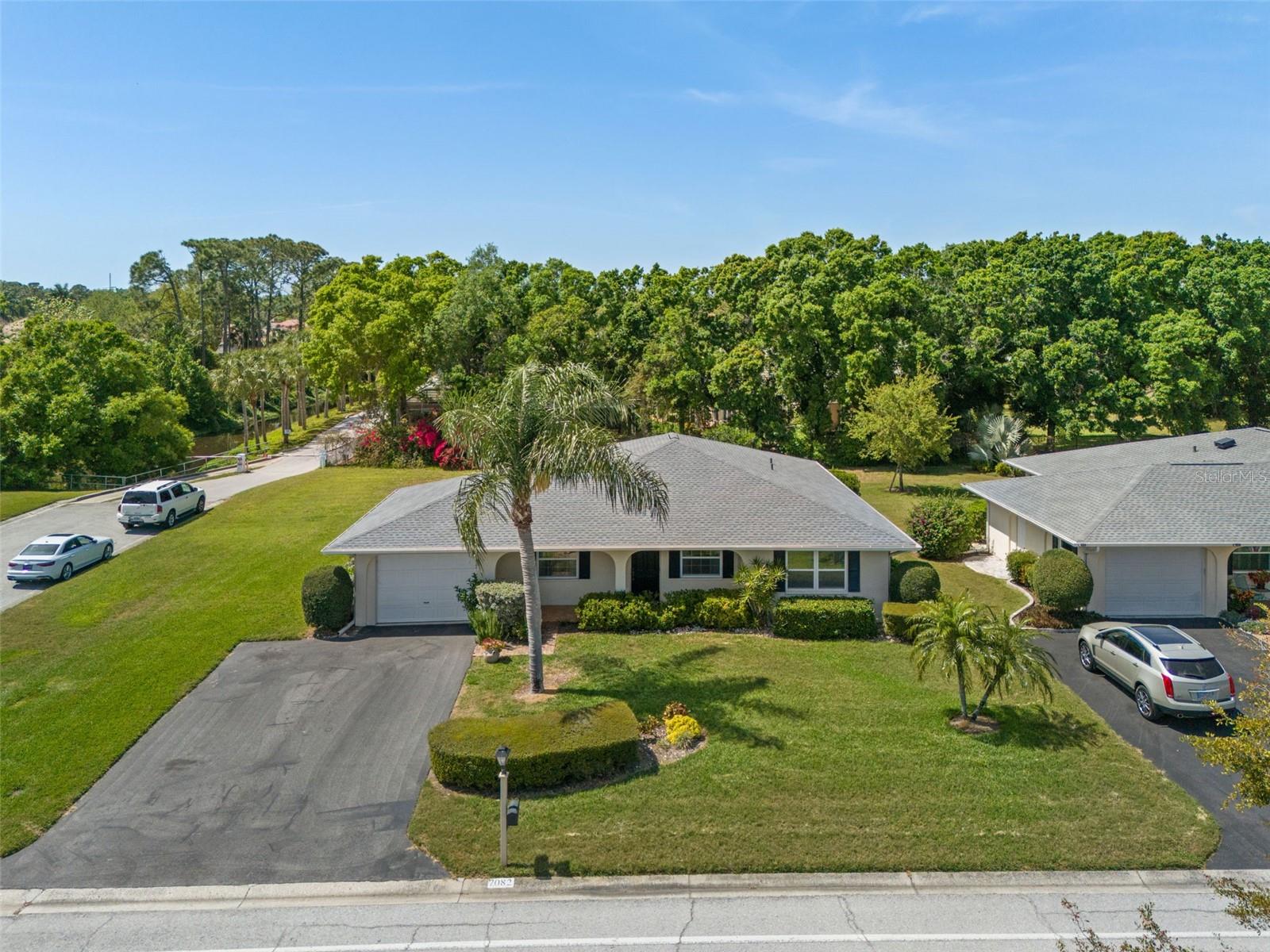 7082 W COUNTRY CLUB DRIVE N 7082