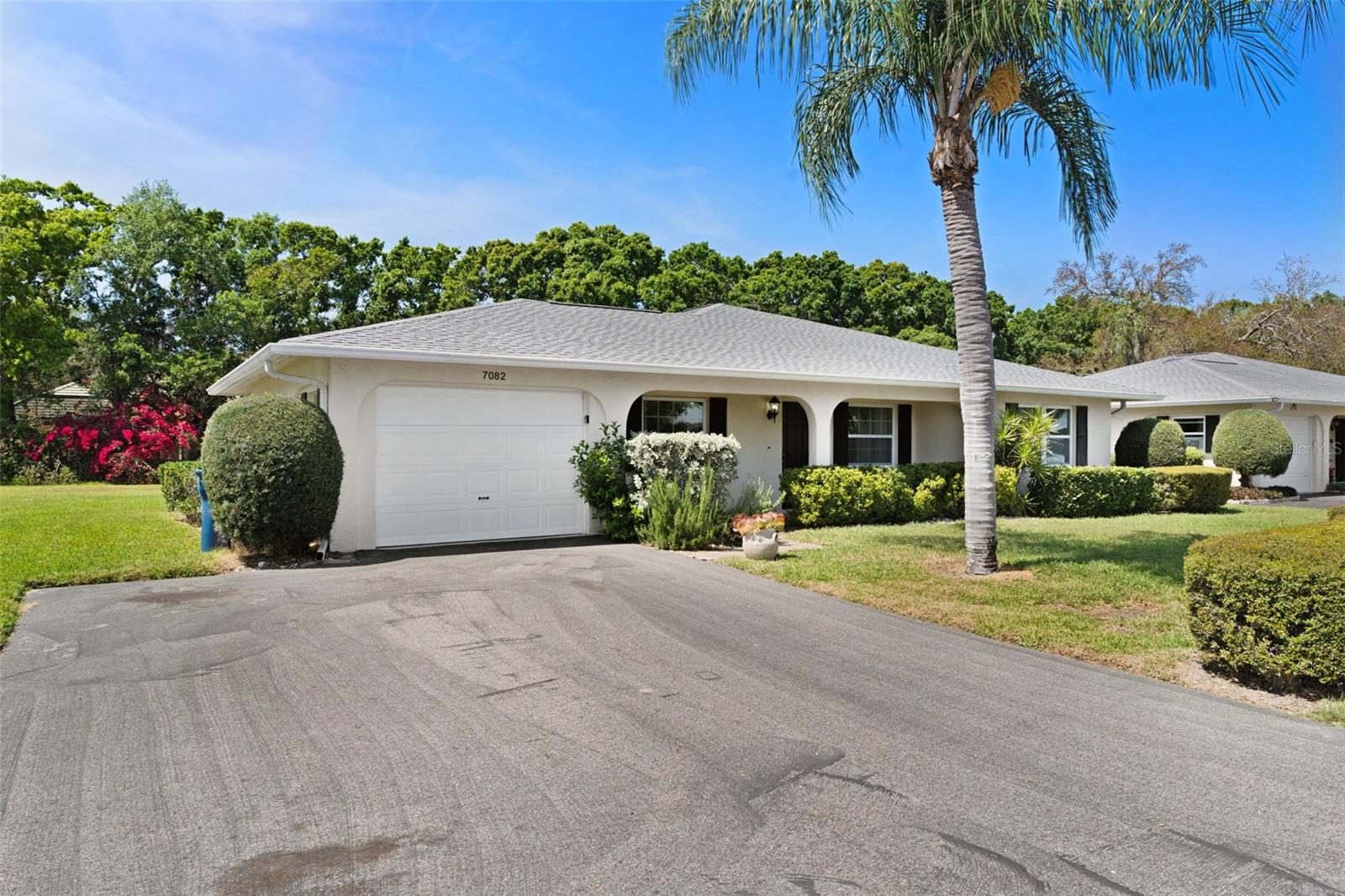 7082 W COUNTRY CLUB DRIVE N 7082