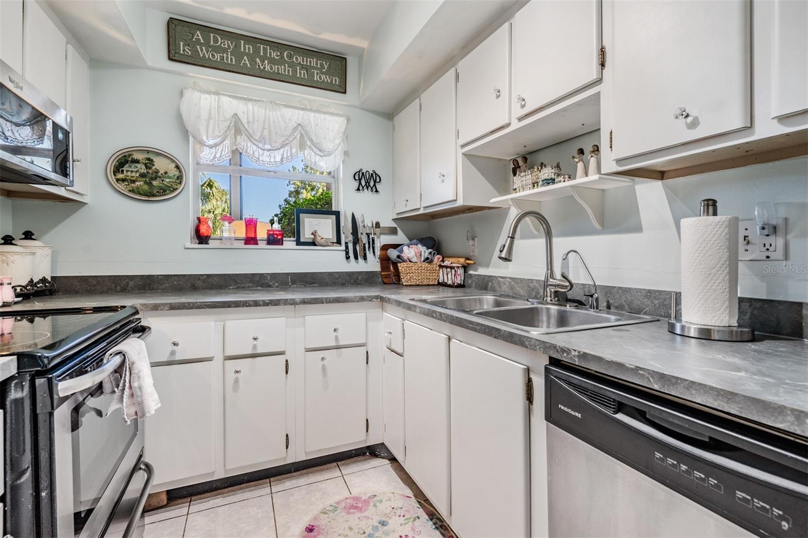 WINDRUSH BAY CONDO - Residential