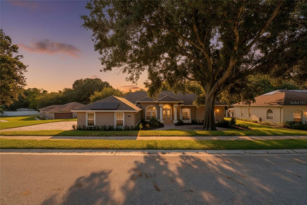 Photo of 16208 Arrowhead Trail, Clermont, FL 34711 (MLS # G5118049)