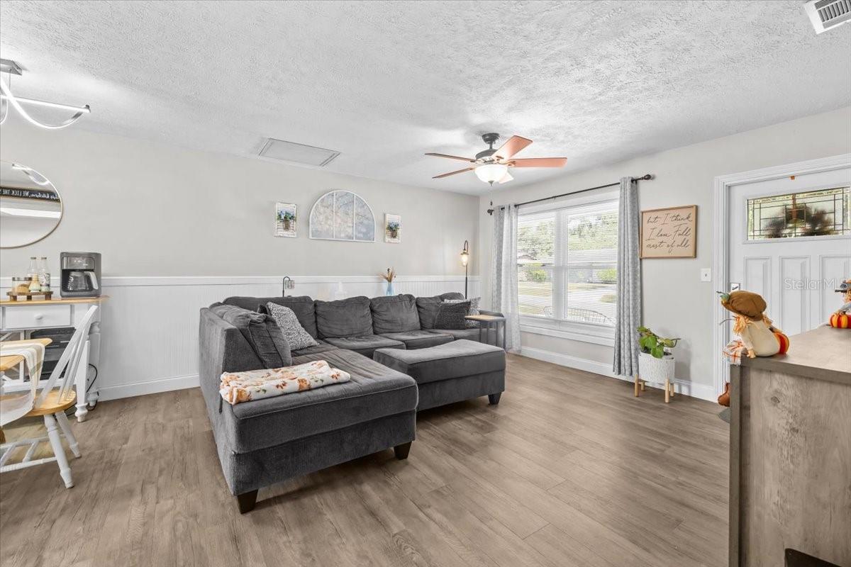 PRESIDENTIAL MANOR - Residential