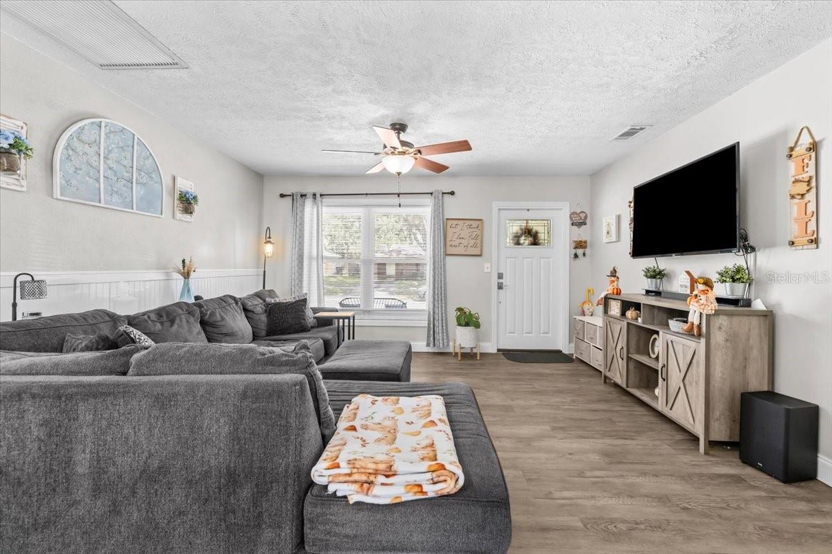 PRESIDENTIAL MANOR - Residential