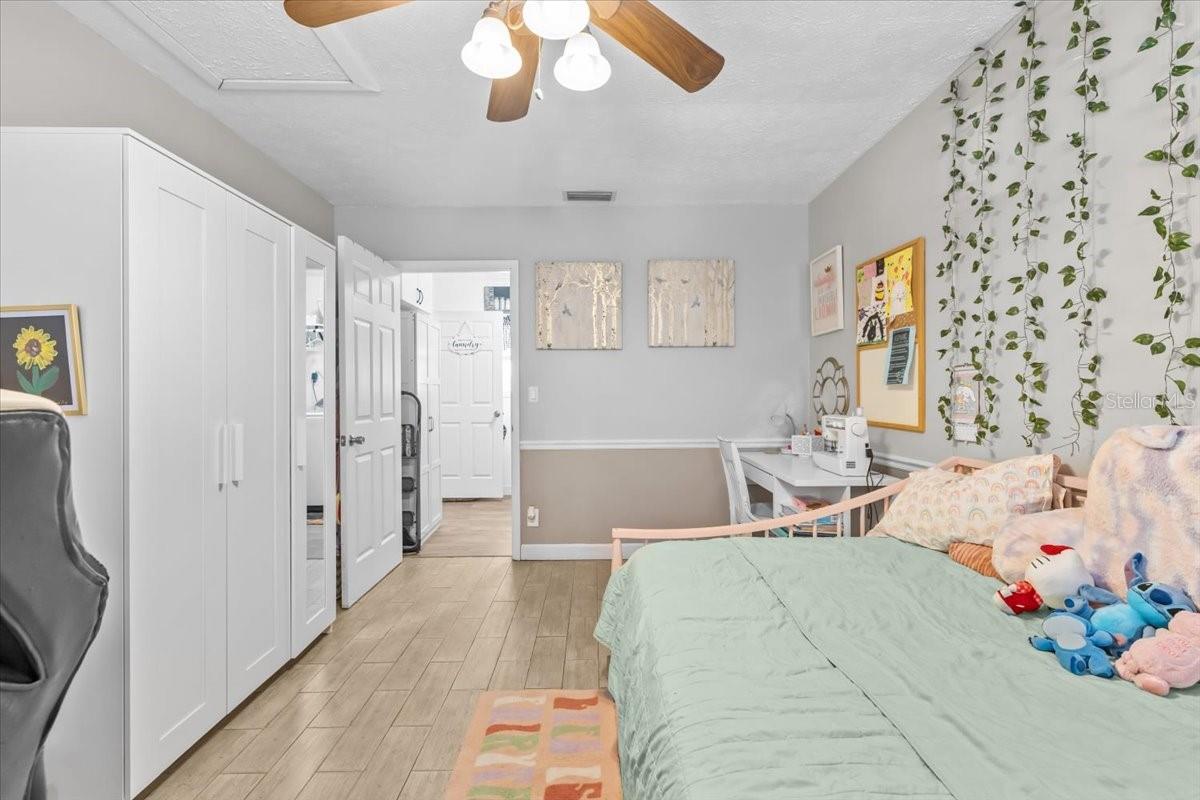 PRESIDENTIAL MANOR - Residential