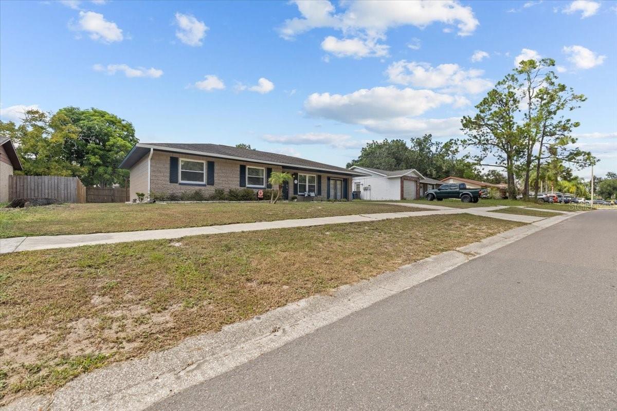 PRESIDENTIAL MANOR - Residential