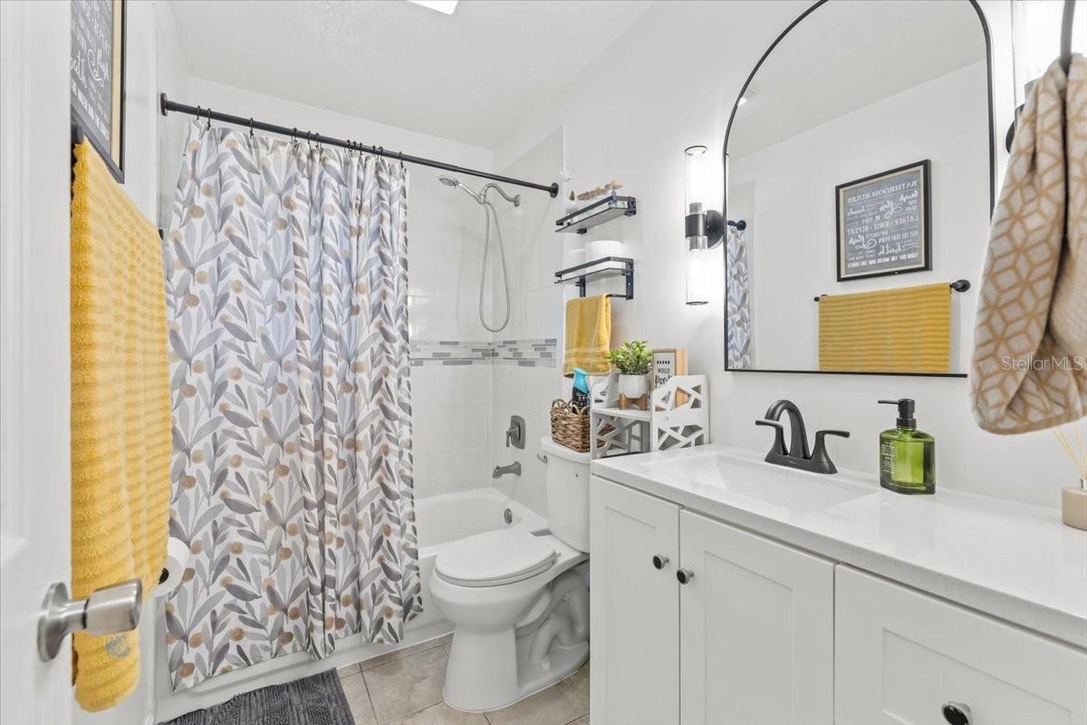 PRESIDENTIAL MANOR - Residential