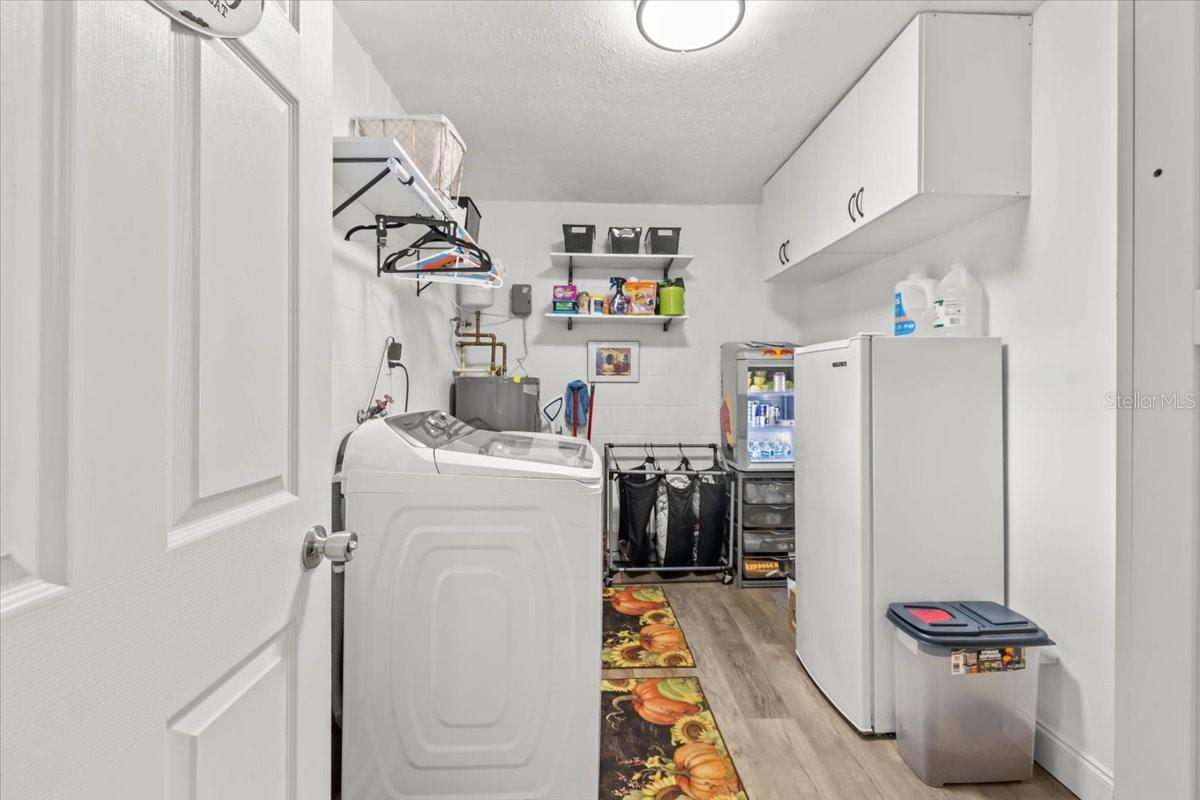 PRESIDENTIAL MANOR - Residential