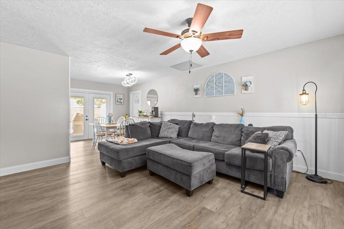 PRESIDENTIAL MANOR - Residential