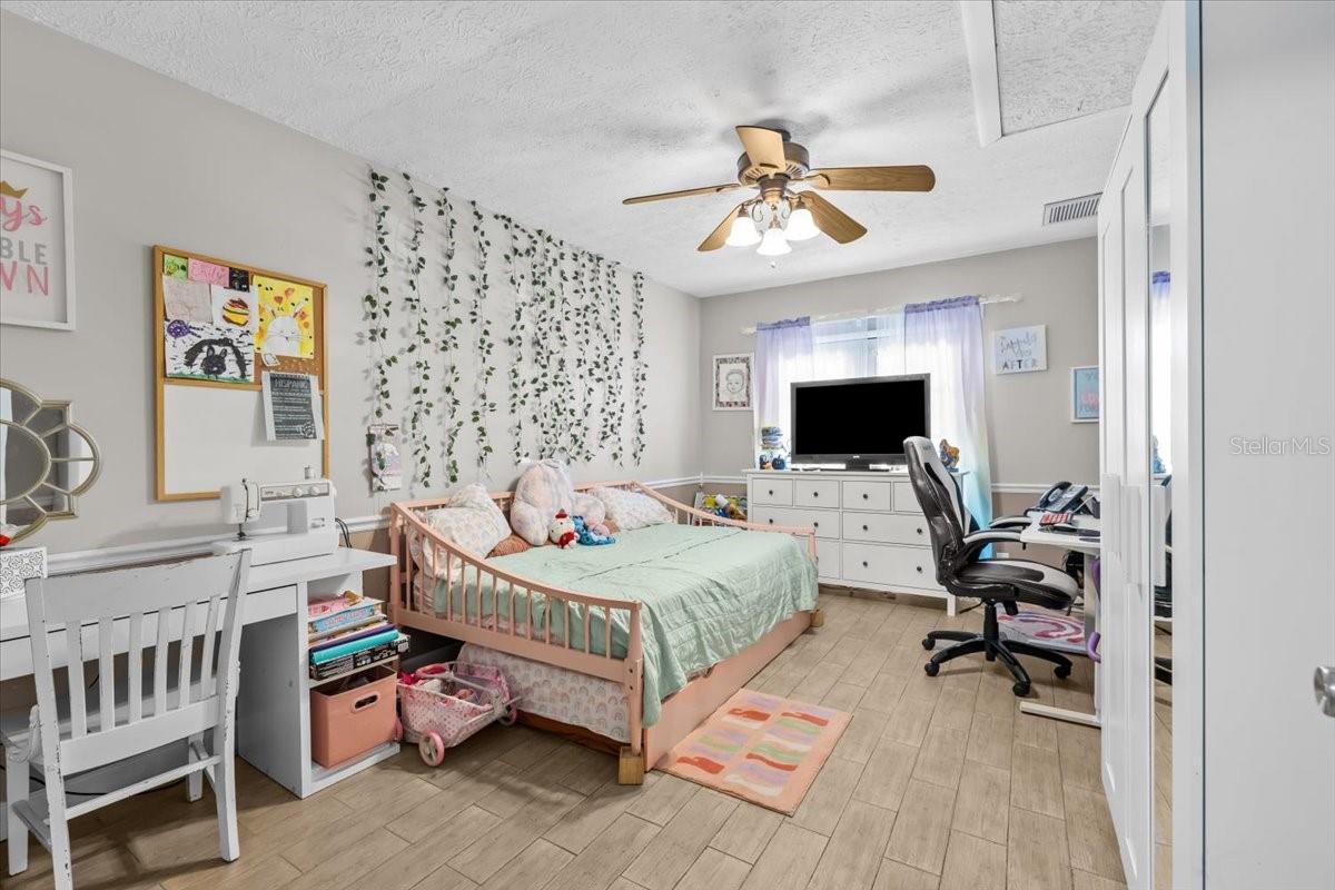 PRESIDENTIAL MANOR - Residential