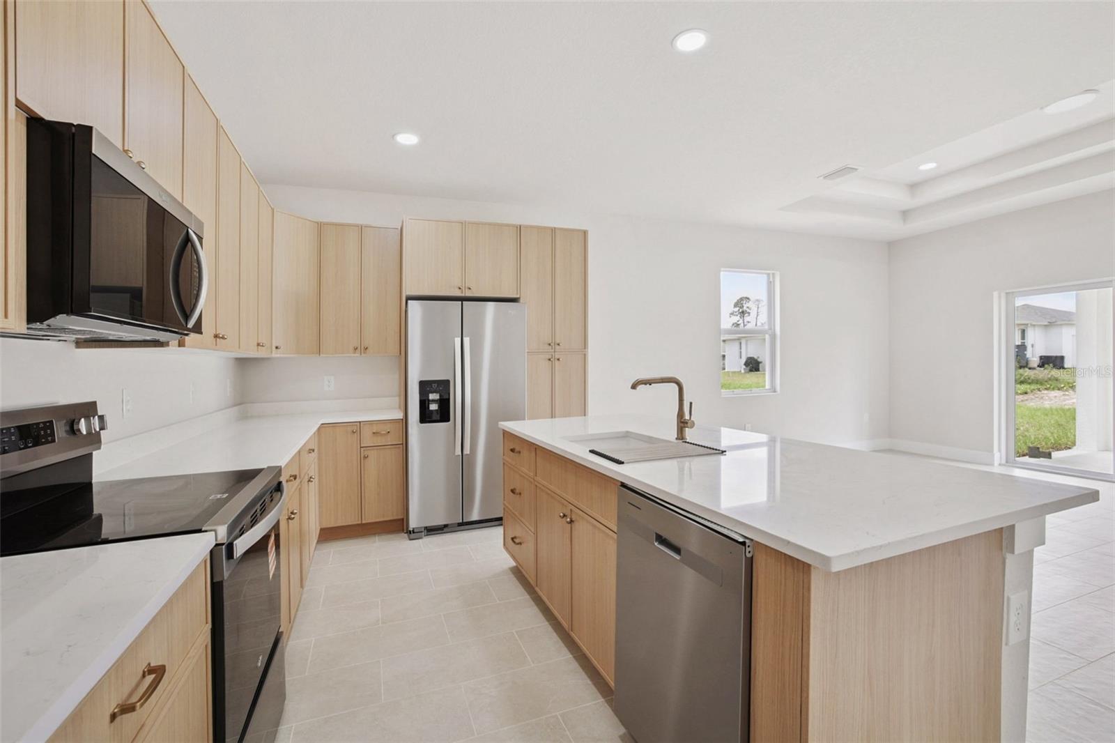 LEHIGH ESTATES - Residential Income