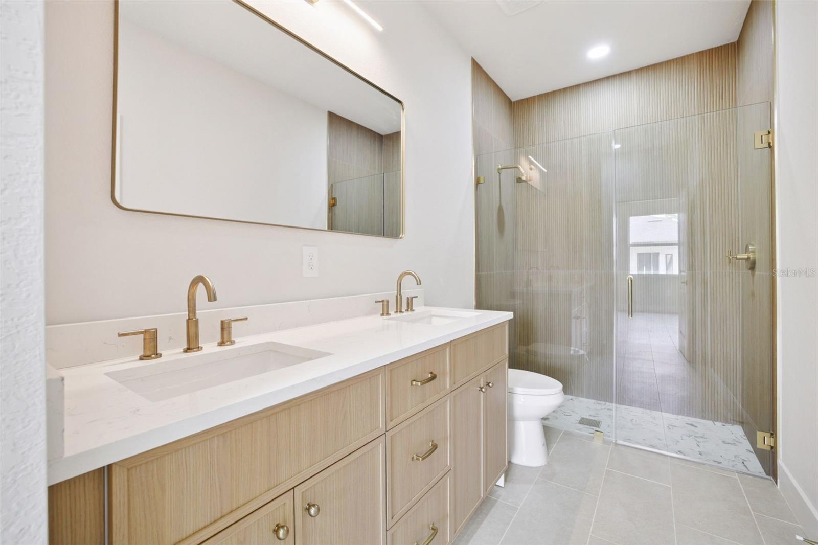 LEHIGH ESTATES - Residential Income