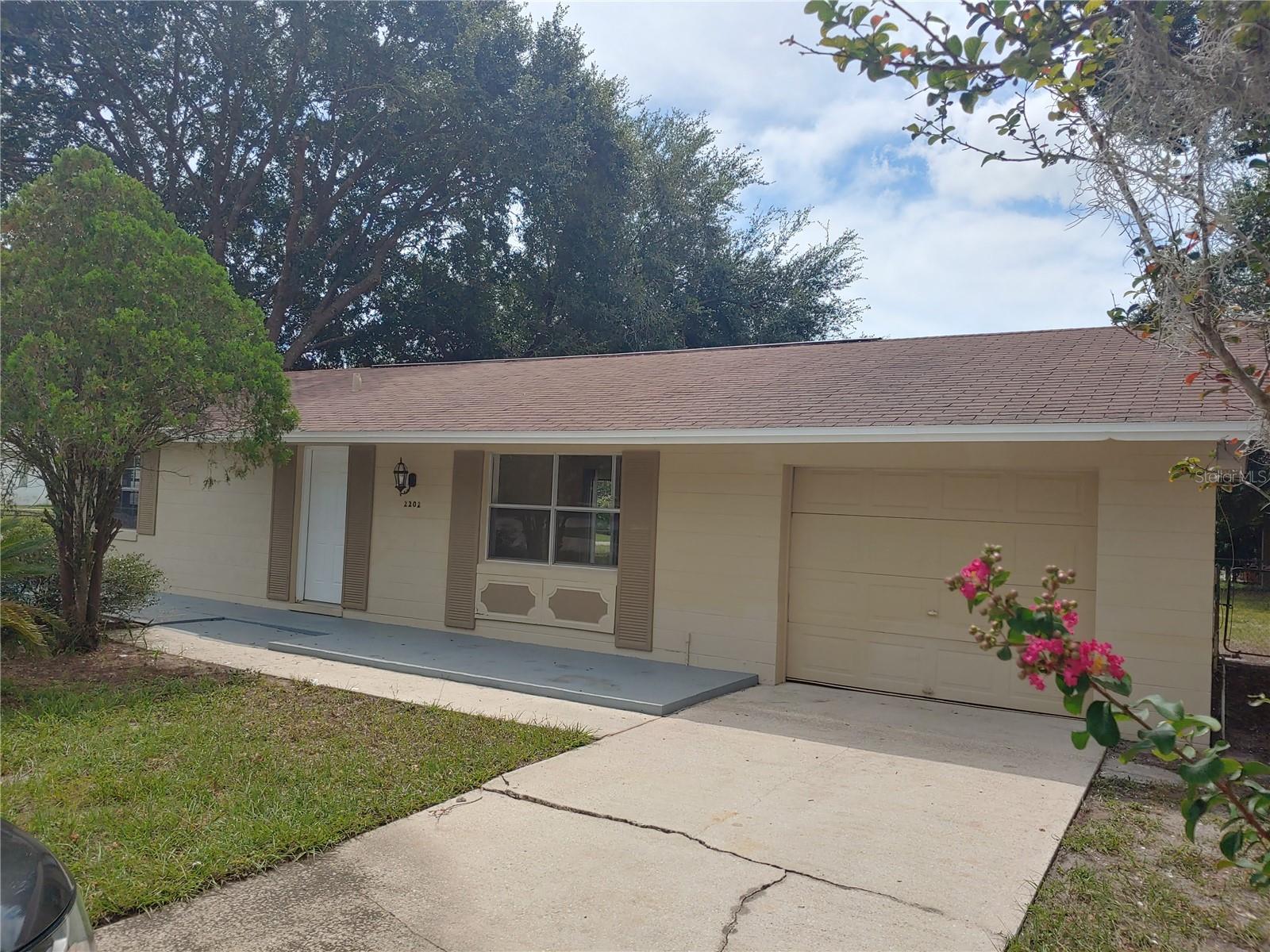 AVAILABLE MID OCTOBER!!!, Accepting Applications. RECENTLY UPDATED & UPGRADED! Beautiful 2/1.5. no carpeting!! Mature Landscaping, close to everything! Tenant responsible for all utilities. $55 non refundable application fee for credit/background check for everyone 18 years and older. Lease one year minimum. All information deemed accurate, tenants to verify measurements. Please have applicants apply directly through our website, DRERENTS. Renters Insurance Required