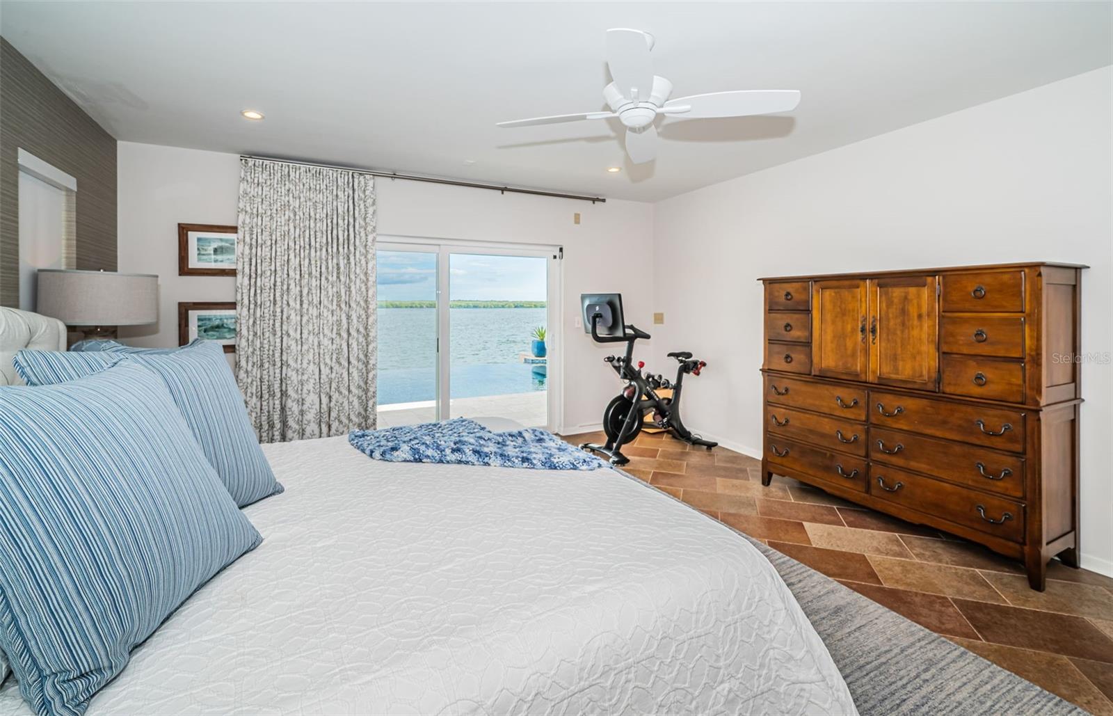 BAYWAY ISLES - Residential