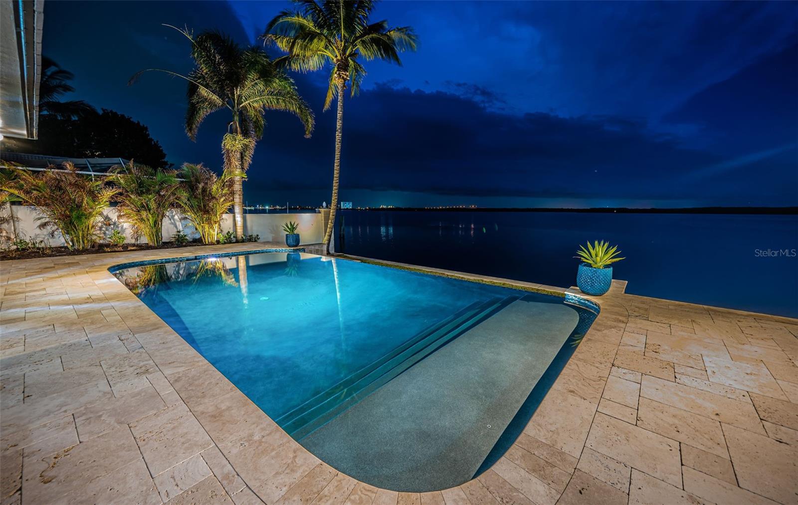 BAYWAY ISLES - Residential