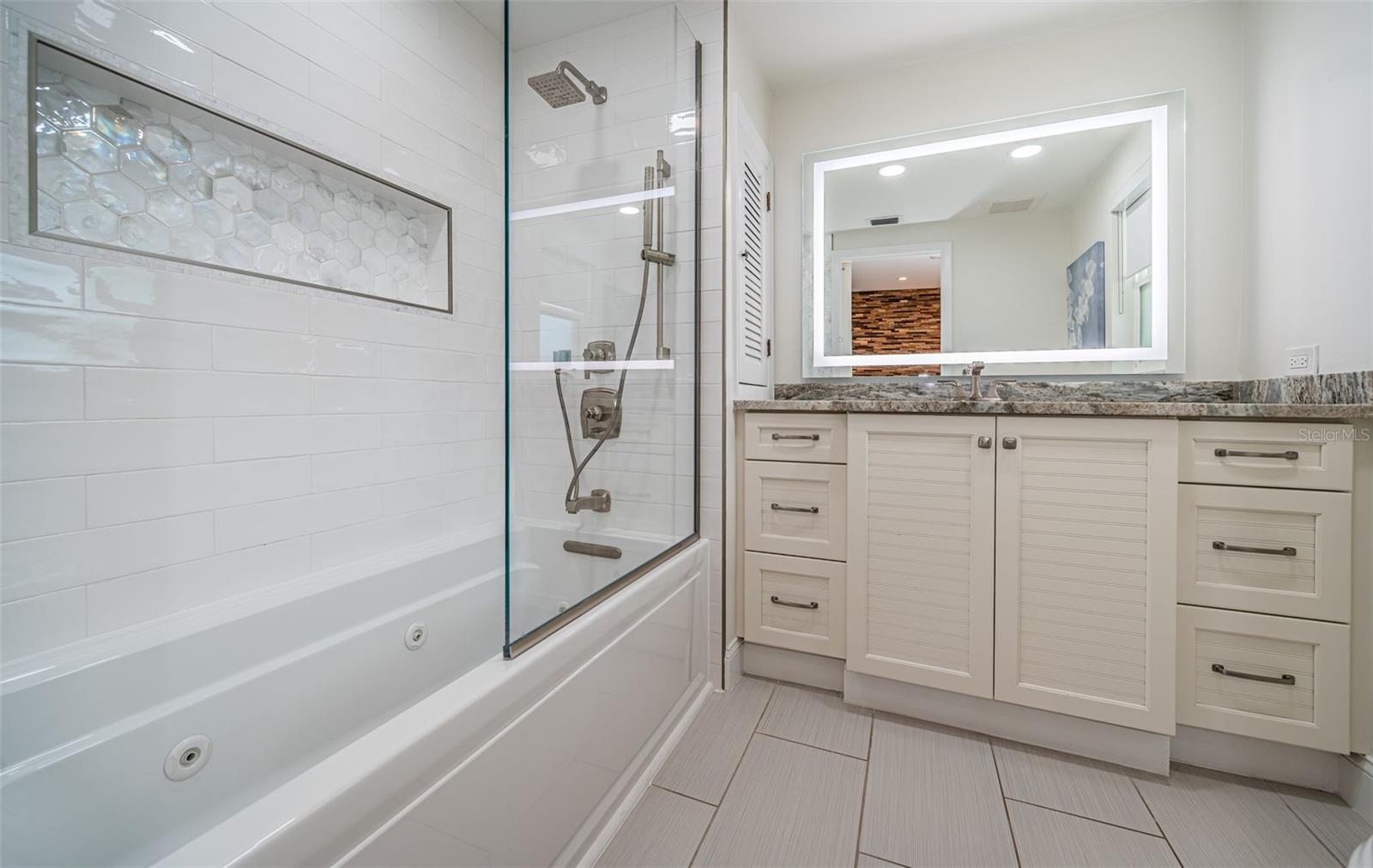 BAYWAY ISLES - Residential