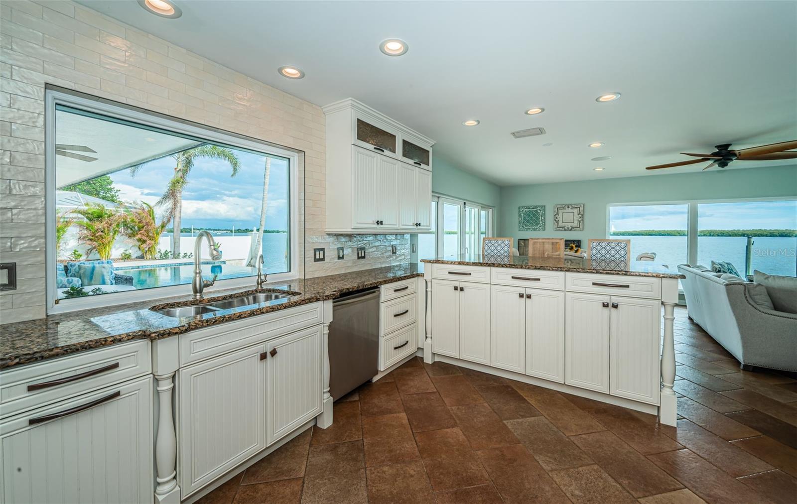 BAYWAY ISLES - Residential