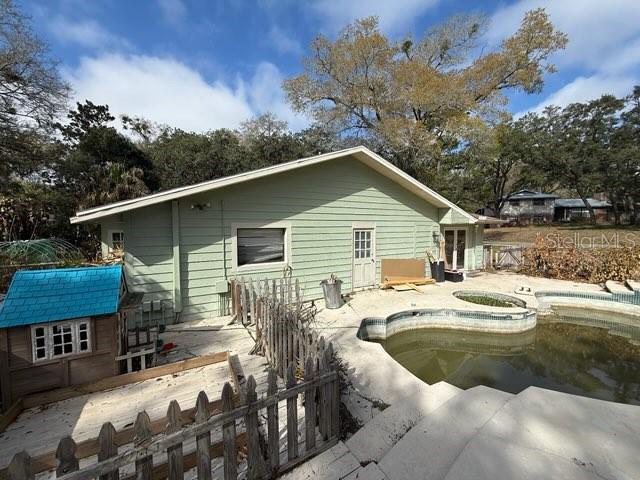 COUNTRY CLUB ESTATES - Residential