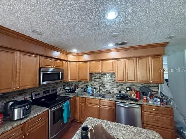 COUNTRY CLUB ESTATES - Residential