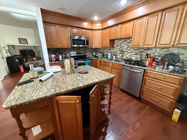 COUNTRY CLUB ESTATES - Residential