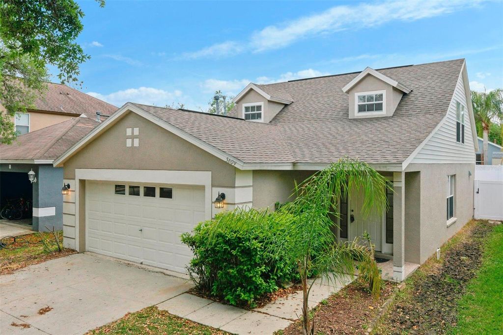 Photo of 5609 Tanagergrove Way, Lithia, FL 33547 (MLS # O6396529)