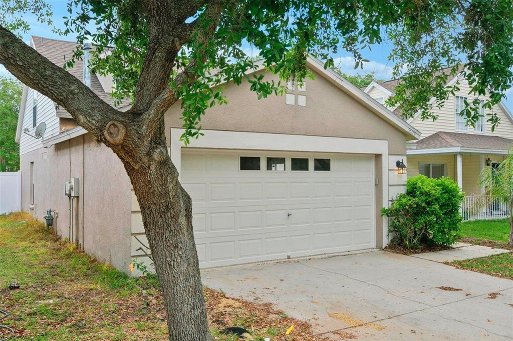 Photo of 5609 Tanagergrove Way, Lithia, FL 33547 (MLS # O6396529)