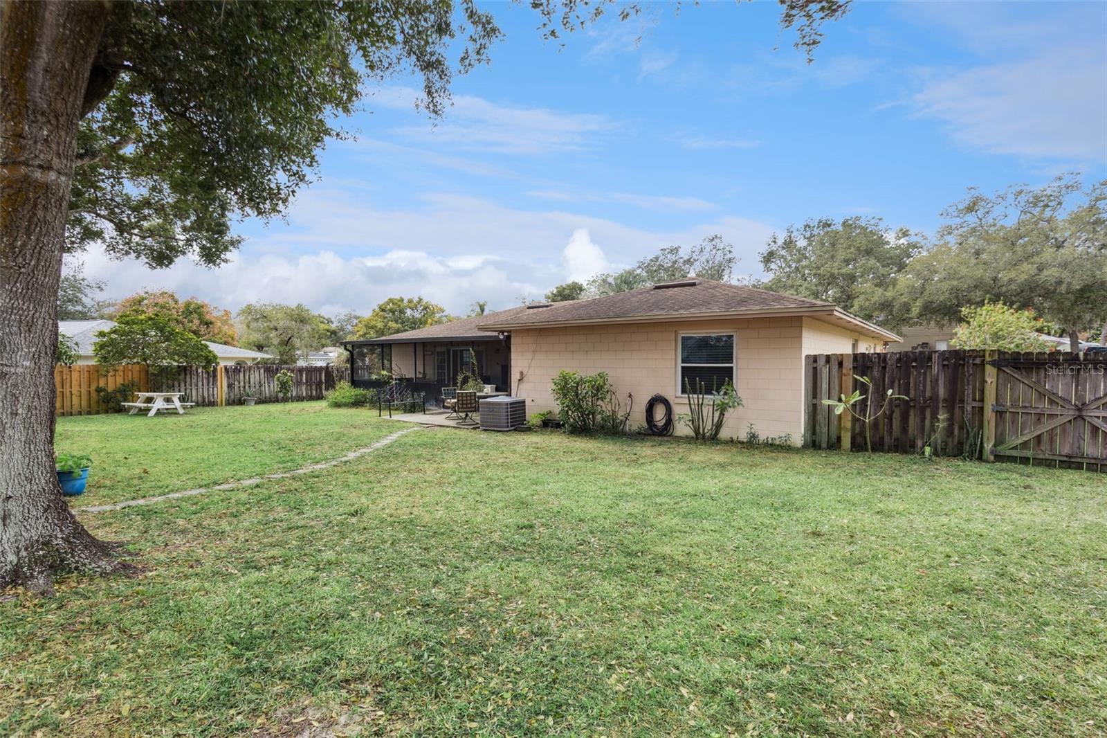 ROLLING OAKS - Residential