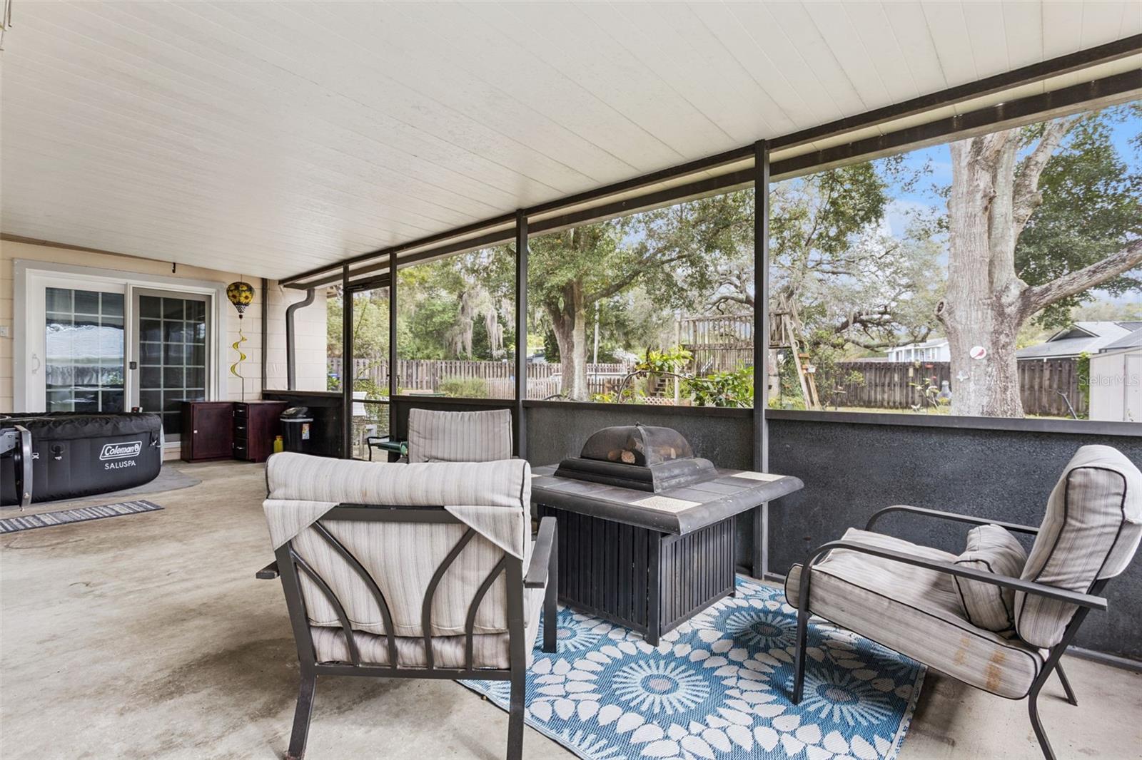 ROLLING OAKS - Residential