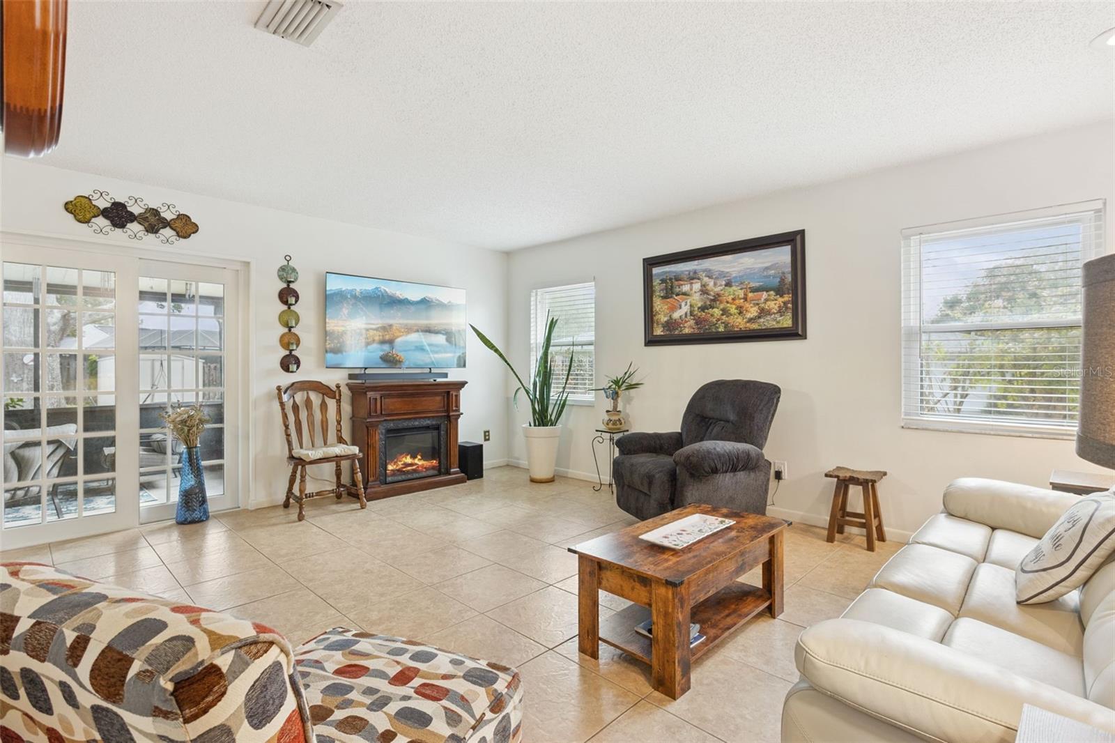 ROLLING OAKS - Residential