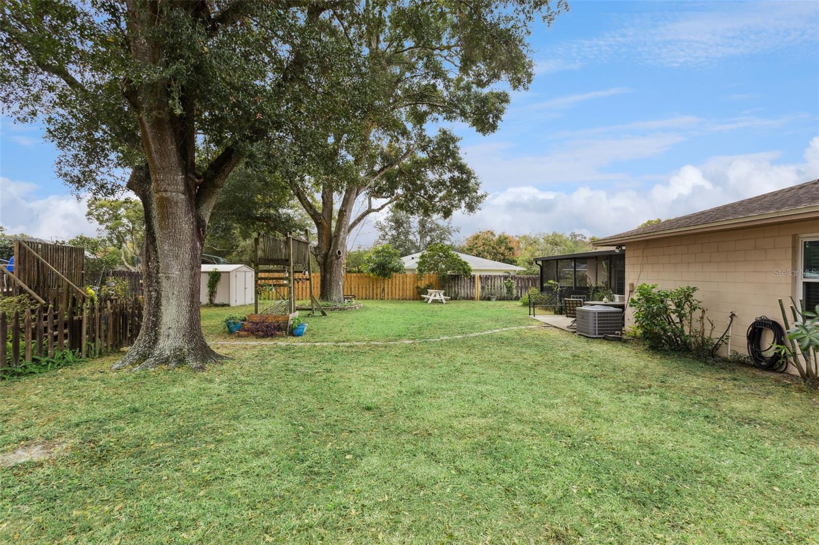 ROLLING OAKS - Residential