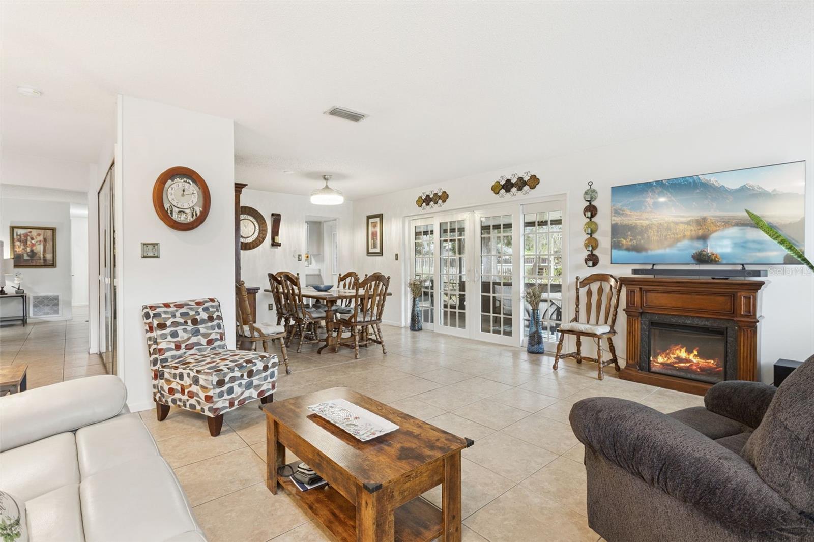 ROLLING OAKS - Residential