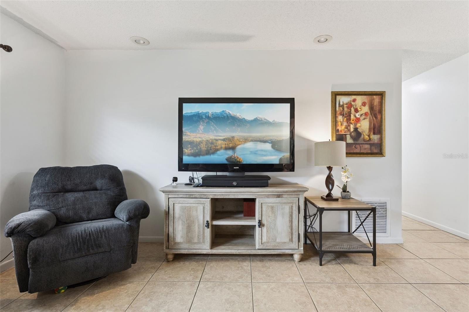 ROLLING OAKS - Residential