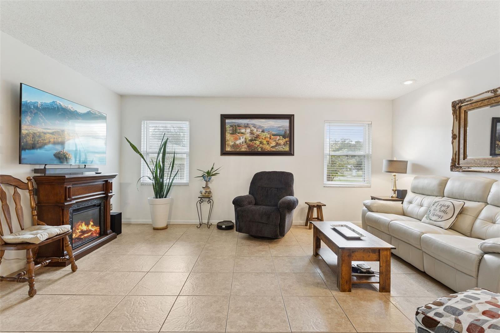 ROLLING OAKS - Residential